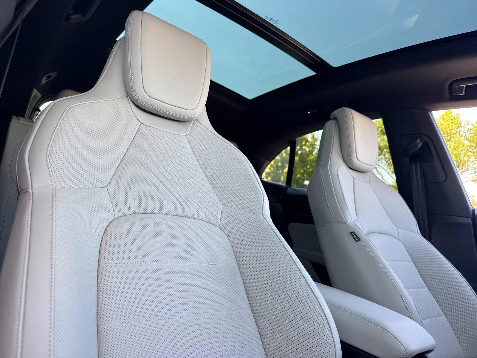 New 2026 Porsche Macan 4 Electric AWD/4WD image 17