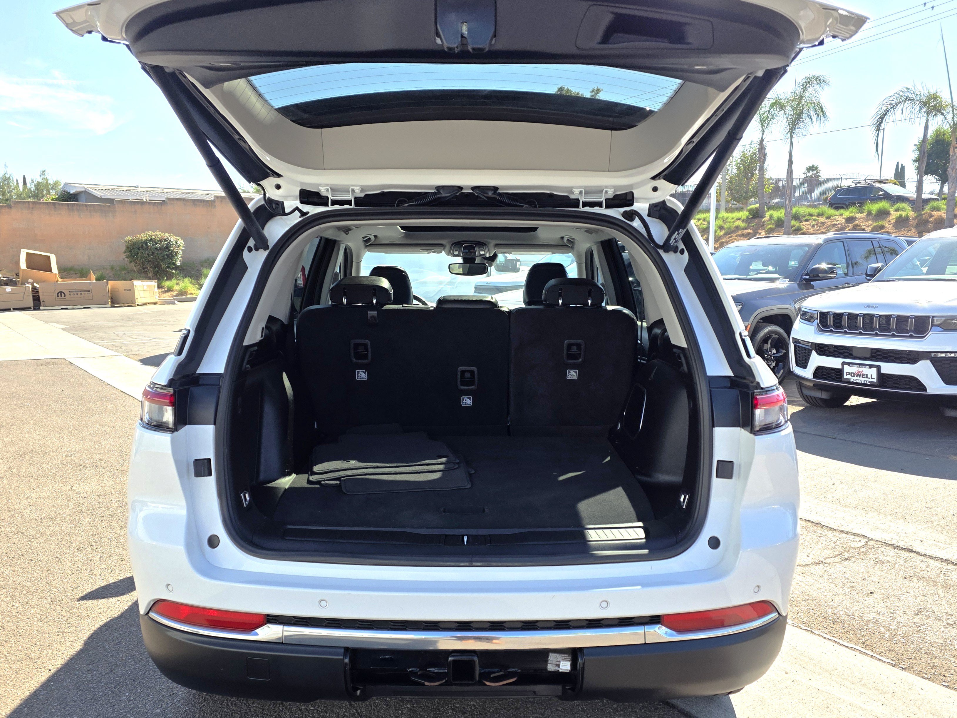 Used 2023 Jeep Grand Cherokee 4WD 4xe image 18