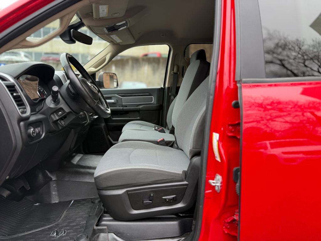 Used 2020 RAM 3500 Big Horn w/ Level 2 Equipment Group AWD/4WD image 13