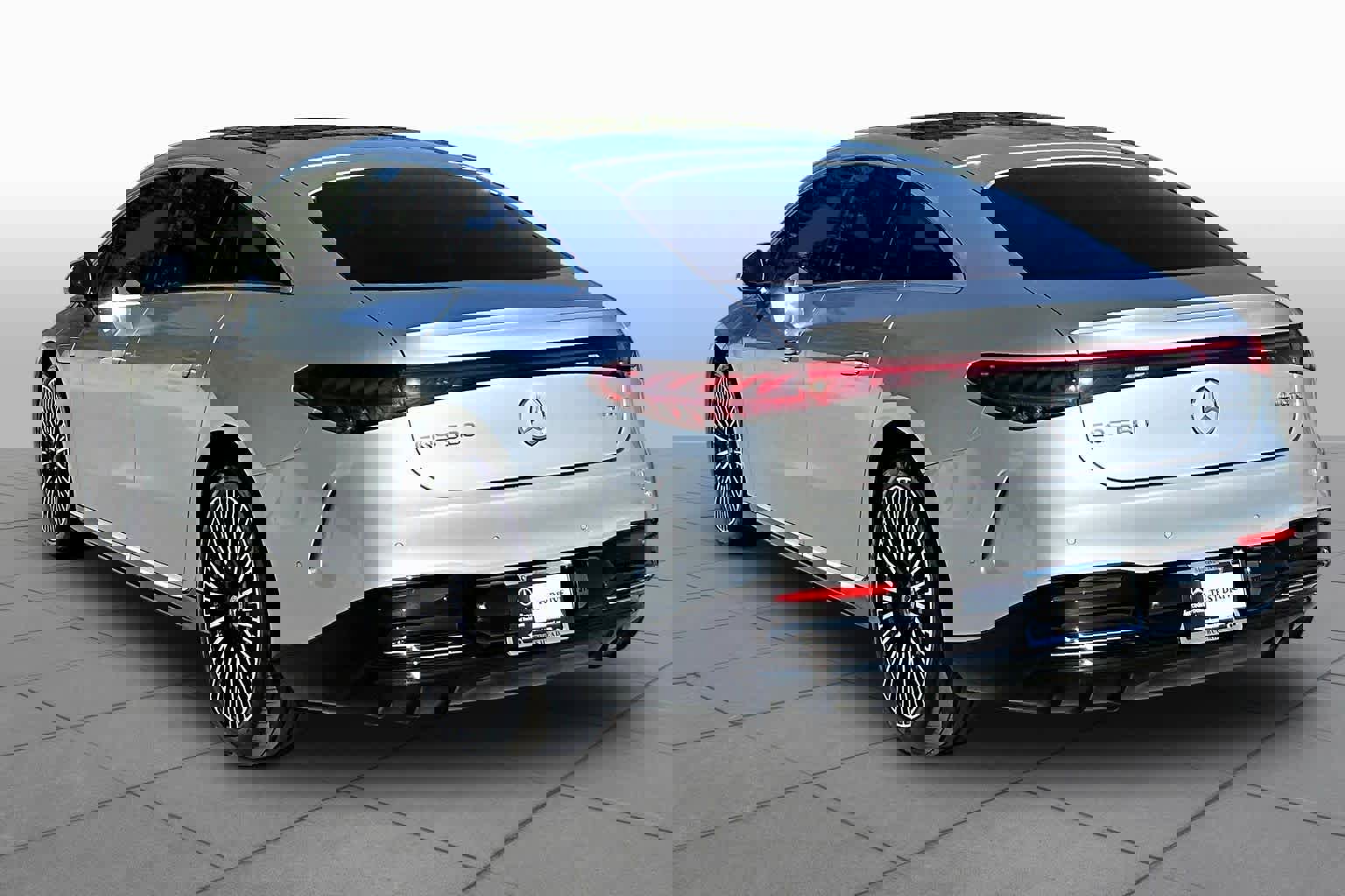 Used 2023 Mercedes-Benz EQS 580 4MATIC Sedan image 11