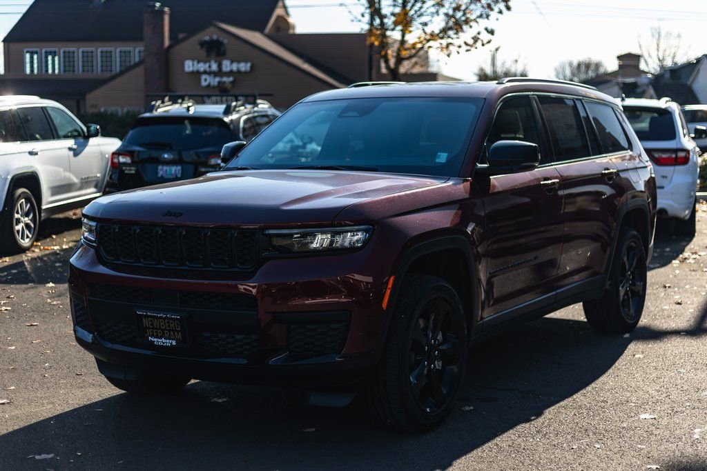 New 2025 Jeep Grand Cherokee L Altitude image 4
