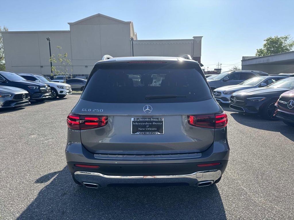 Used 2025 Mercedes-Benz GLB 250 image 6