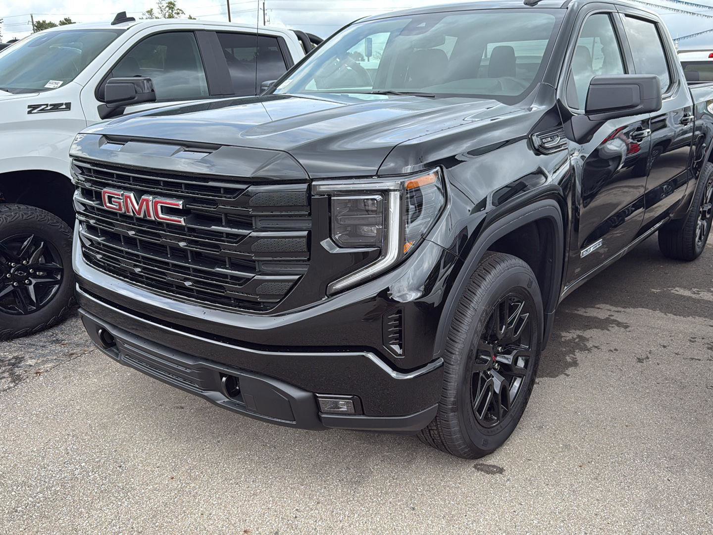 New 2026 GMC Sierra 1500 Elevation w/ LPO, Elevation Black Package image 2