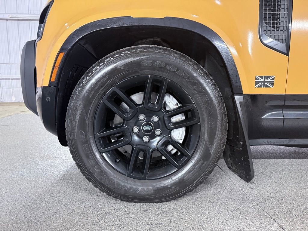 Used 2022 Land Rover Defender 110 X-Dynamic SE image 14