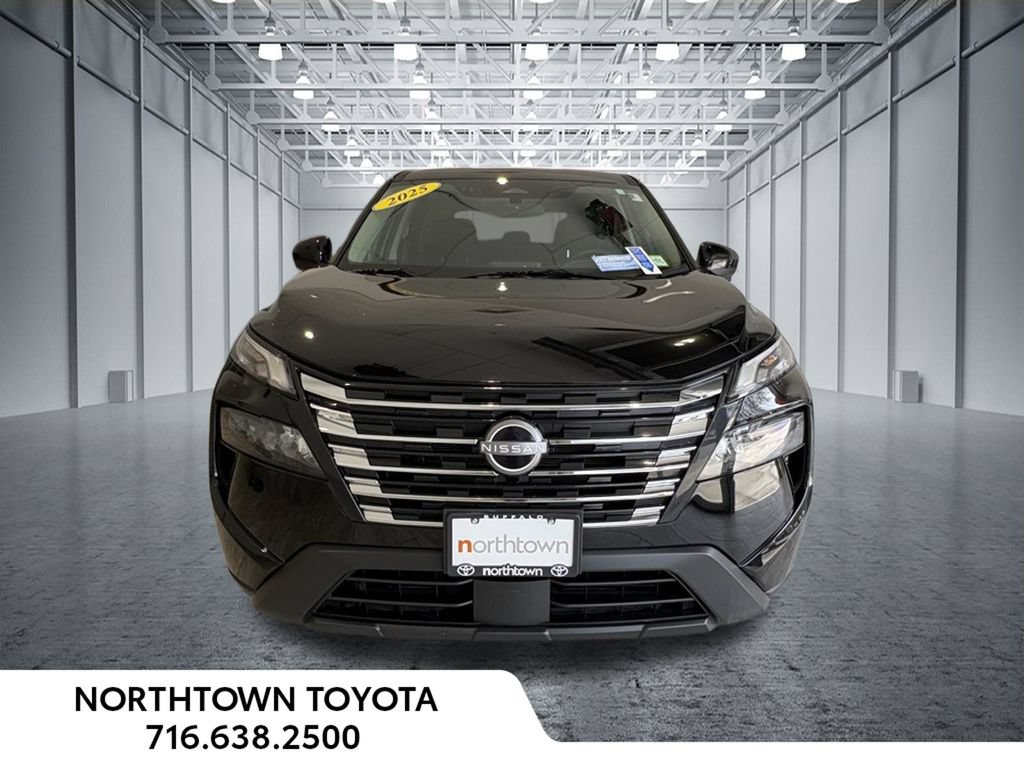 Used 2025 Nissan Rogue SV AWD/4WD image 6