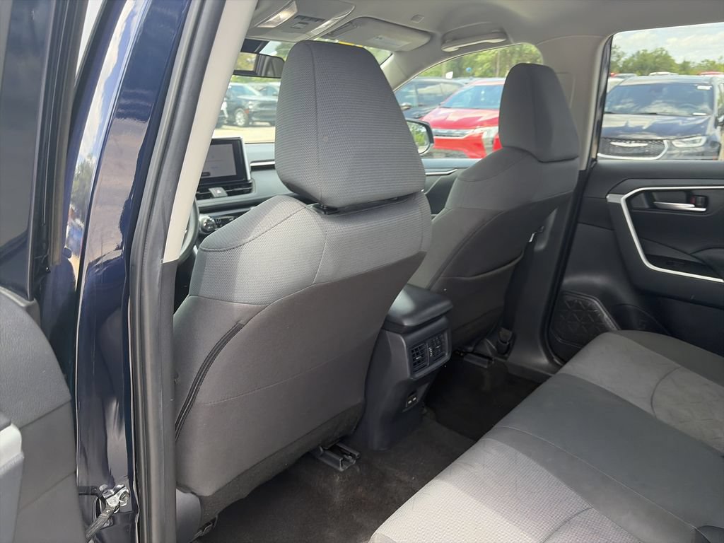 Used 2025 Toyota RAV4 XLE FWD image 28