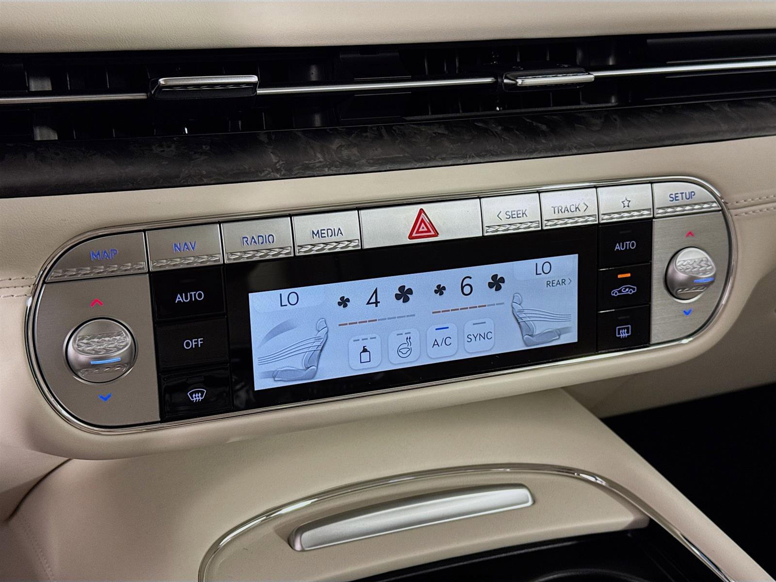 New 2025 Genesis G90 3.5T image 18