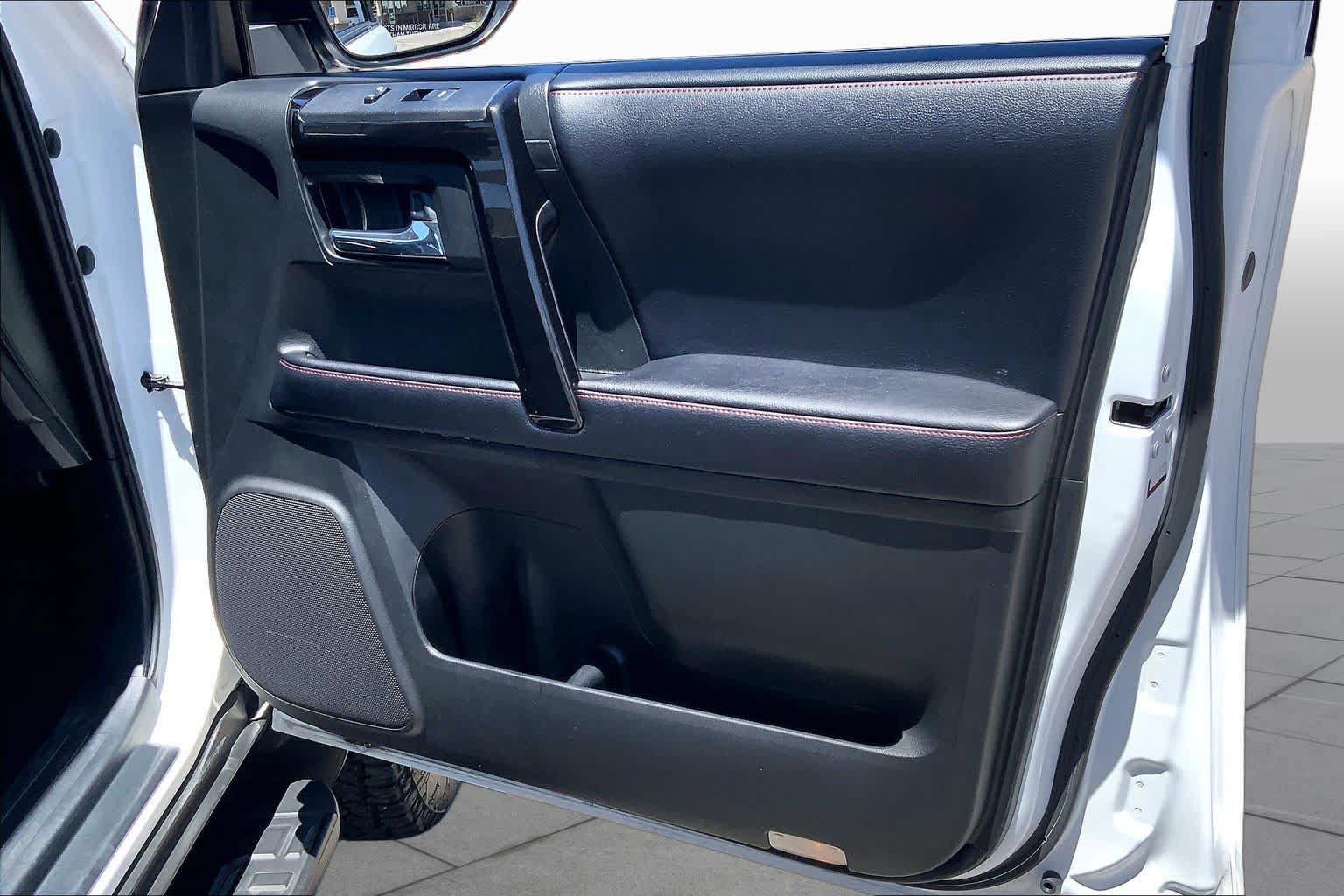 Used 2019 Toyota 4Runner SR5 AWD/4WD image 22