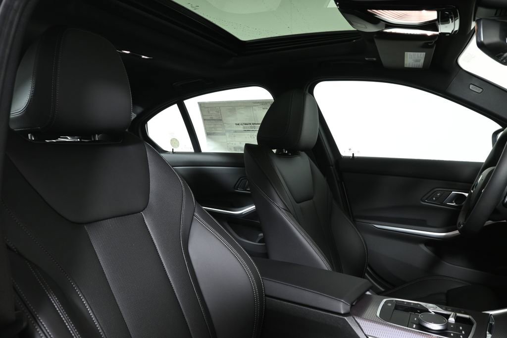 Used 2026 BMW 330i xDrive Sedan w/ Premium Package image 32