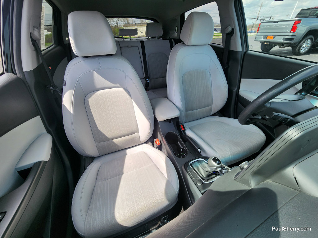 Used 2023 Hyundai Kona SEL w/ Cargo Package FWD image 4