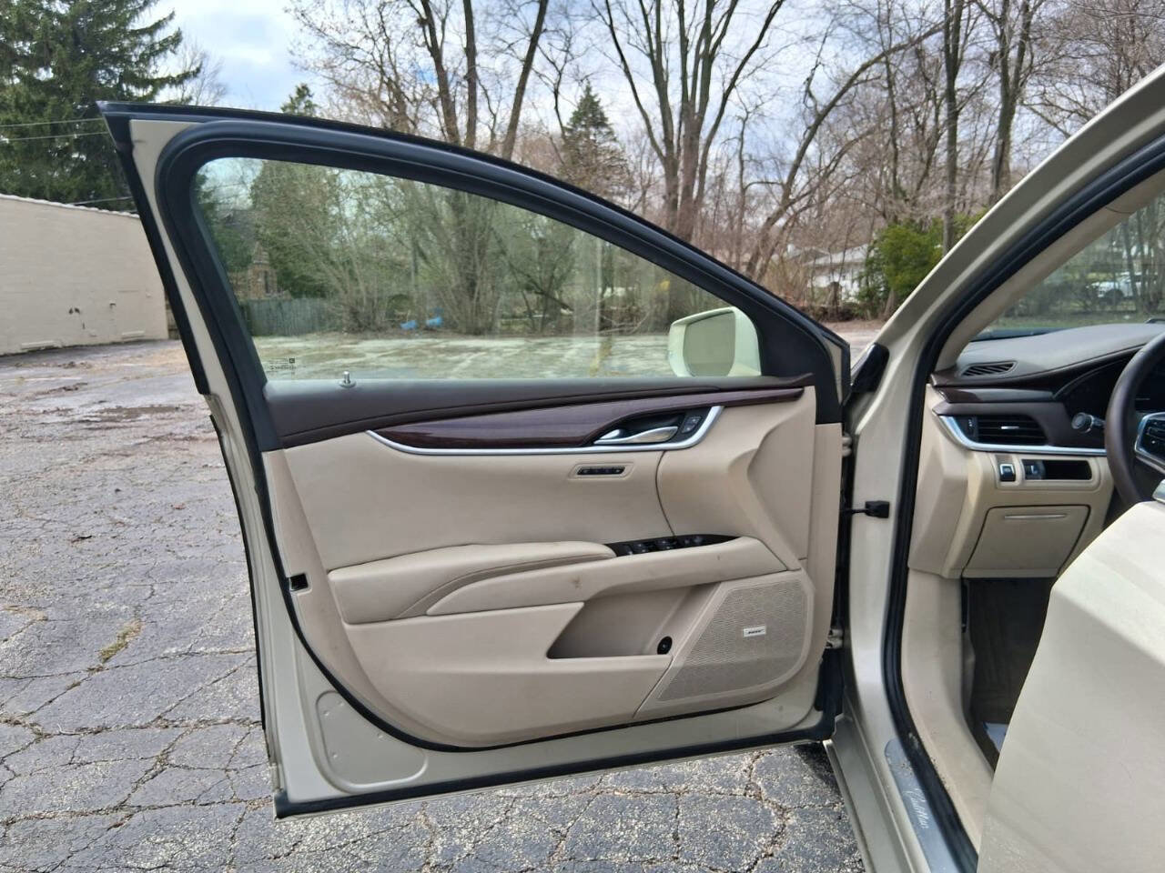 Used 2013 Cadillac XTS Luxury image 15