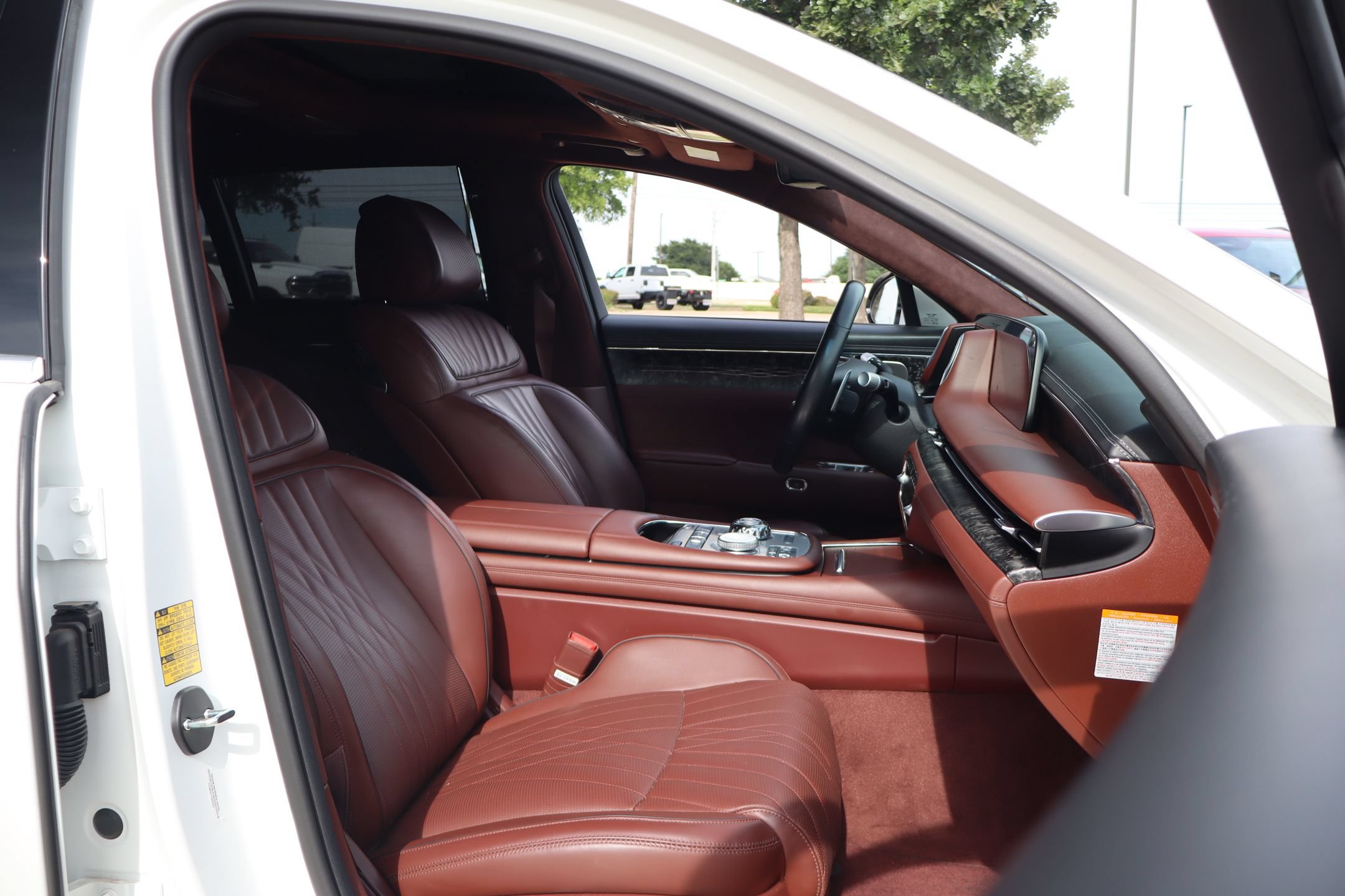 Used 2023 Genesis G90 3.5T AWD/4WD image 34