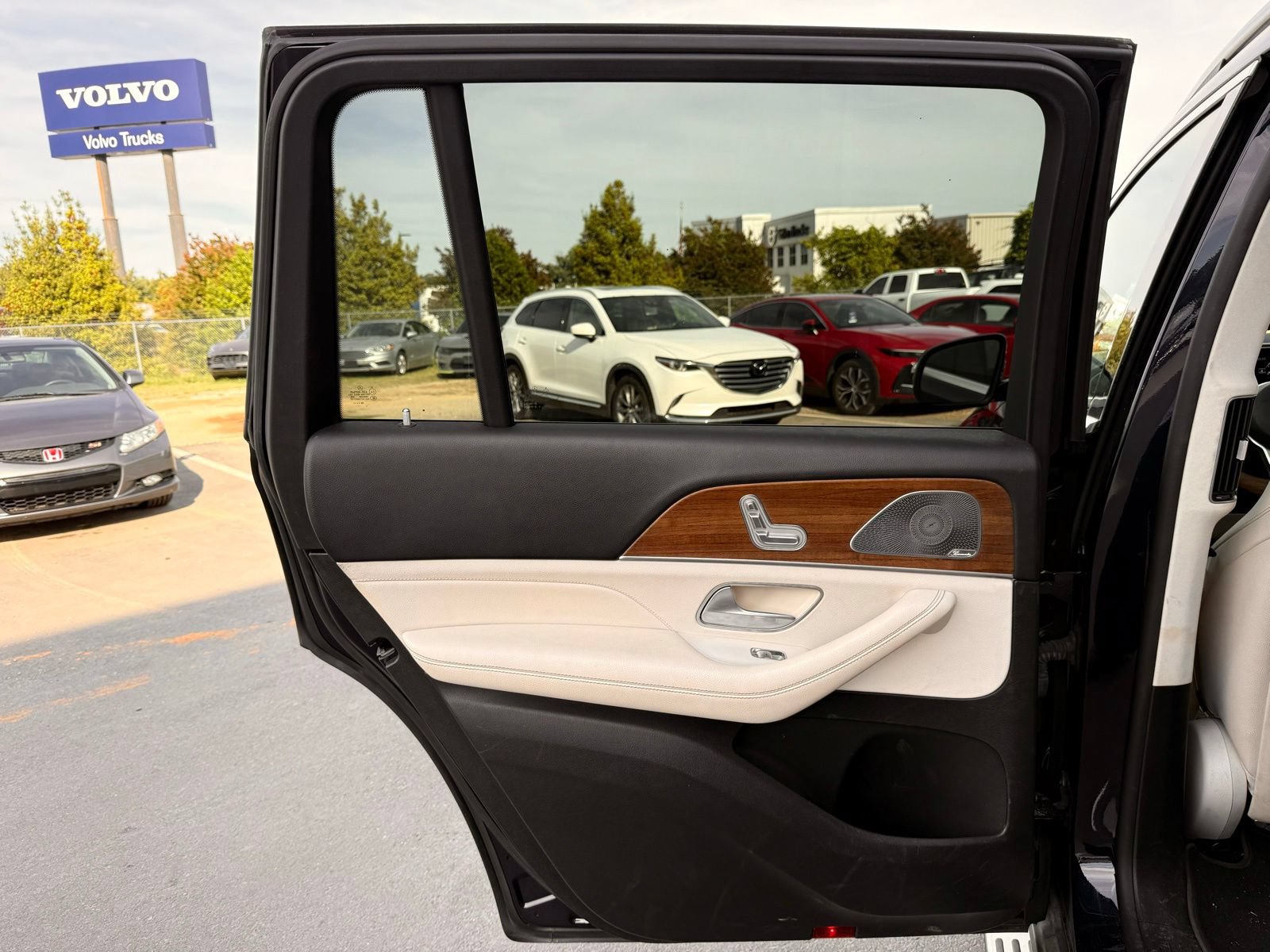 Used 2021 Mercedes-Benz GLS 450 4MATIC image 20