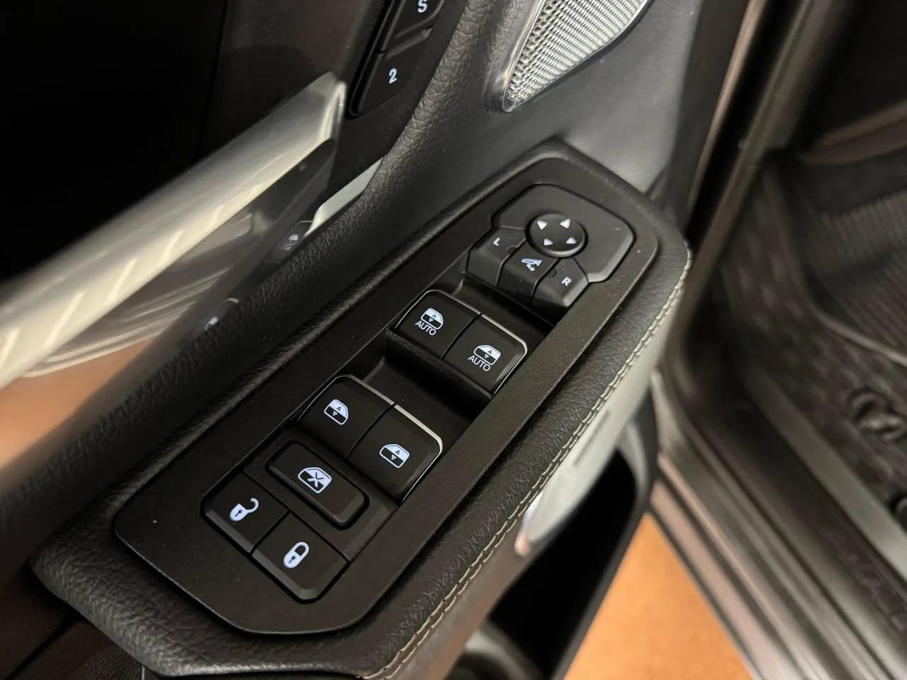 Used 2026 RAM 1500 Laramie w/ Night Edition AWD/4WD image 19