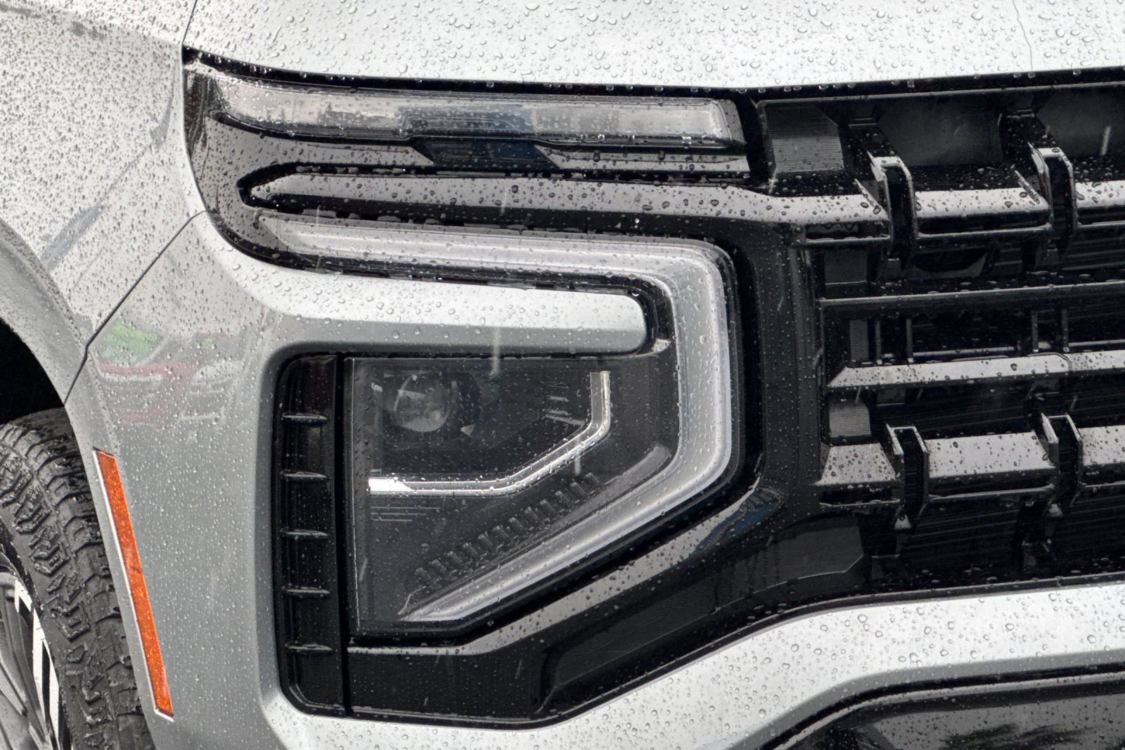 Used 2025 Chevrolet Suburban Z71 AWD/4WD image 40