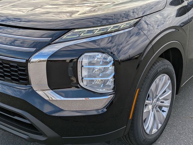 New 2026 Mitsubishi Outlander ES image 9