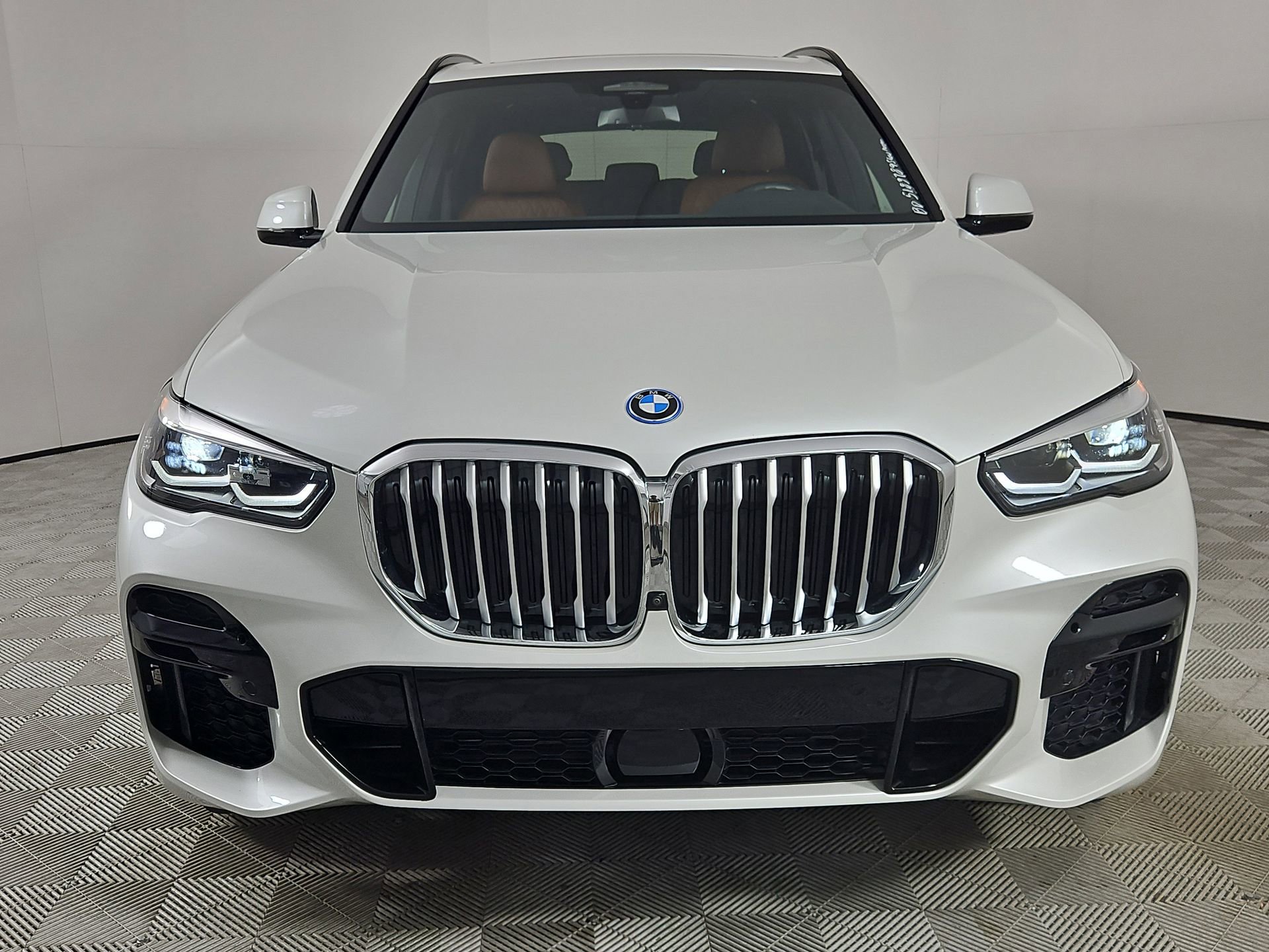 Used 2022 BMW X5 xDrive45e w/ M Sport Package AWD/4WD image 2