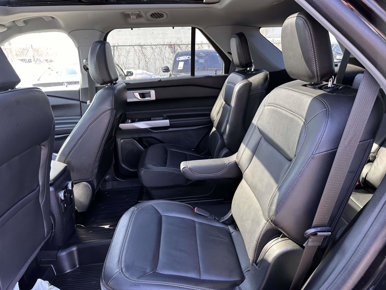 Used 2022 Ford Explorer Limited w/ Equipment Group 301A image 15