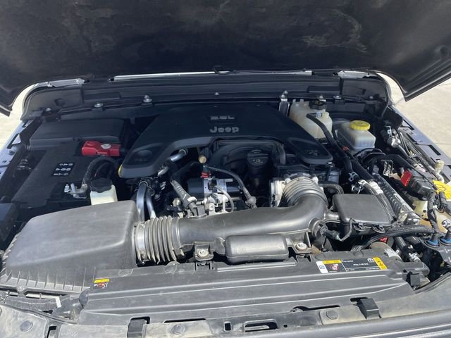 Used 2021 Jeep Wrangler Unlimited Sahara AWD/4WD image 30