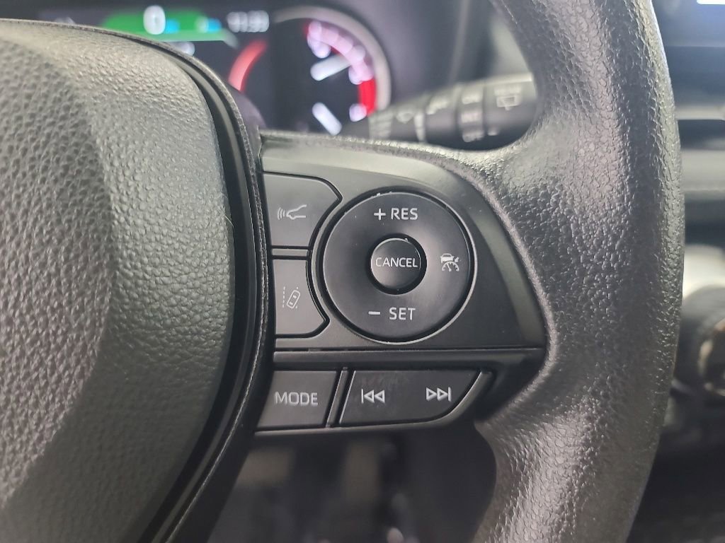 Used 2025 Toyota RAV4 XLE AWD/4WD image 31