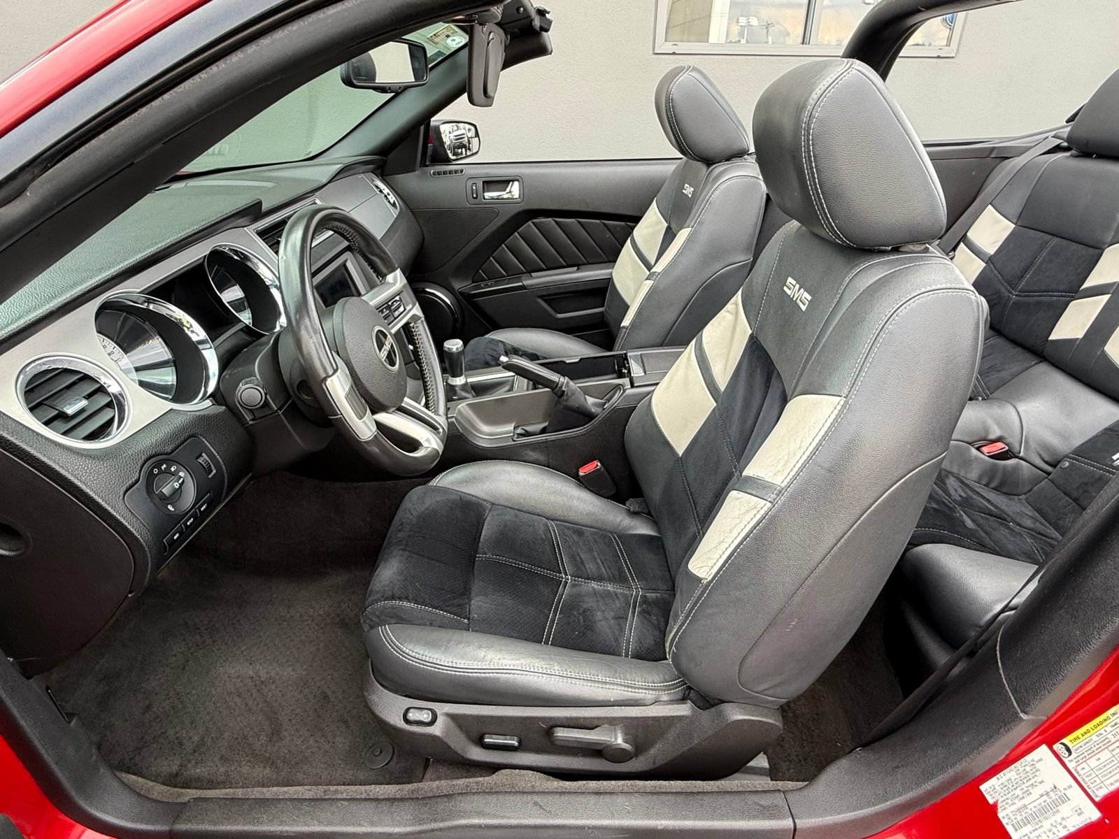 Used 2011 Ford Mustang GT Premium w/ Electronics Pkg RWD image 13
