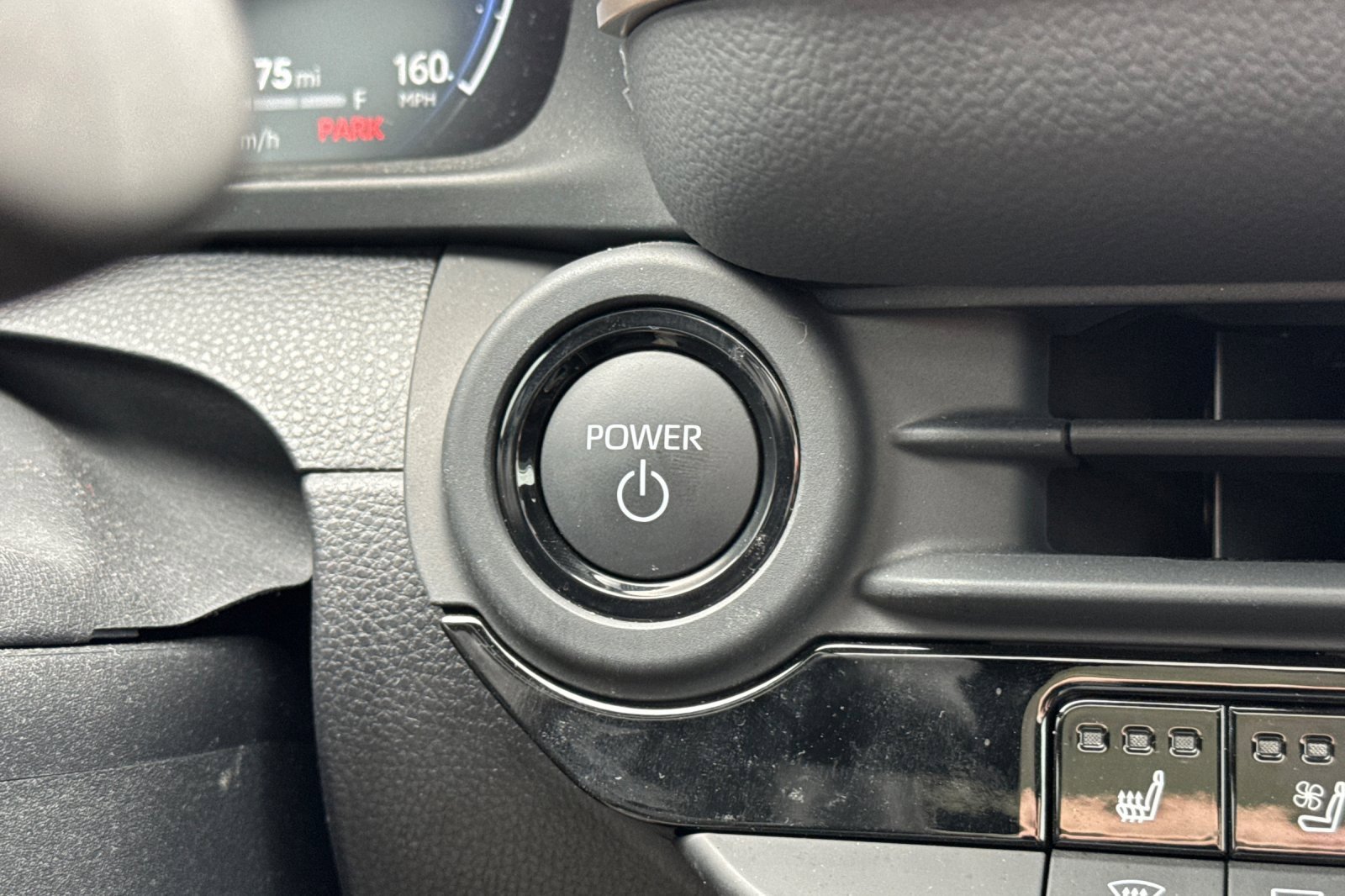 Used 2025 Toyota Crown Signia Limited image 22