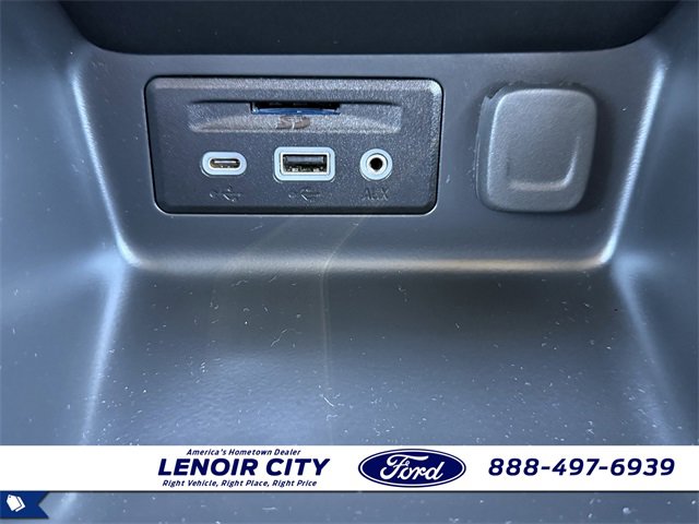 Used 2024 GMC Terrain SLT image 23