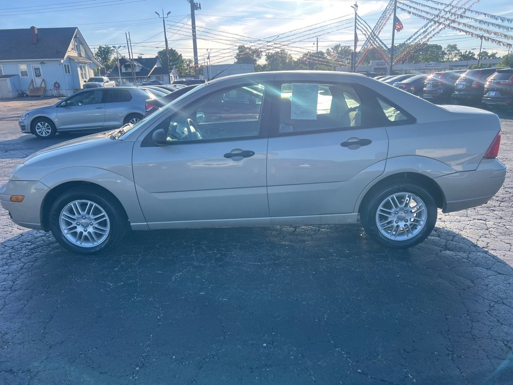 Used 2006 Ford Focus ZX4 Sedan FWD image 4