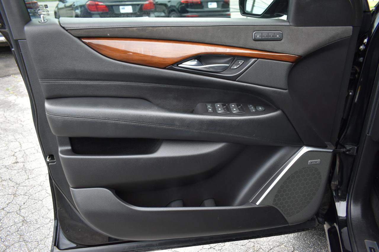 Used 2019 Cadillac Escalade Premium Luxury RWD image 37