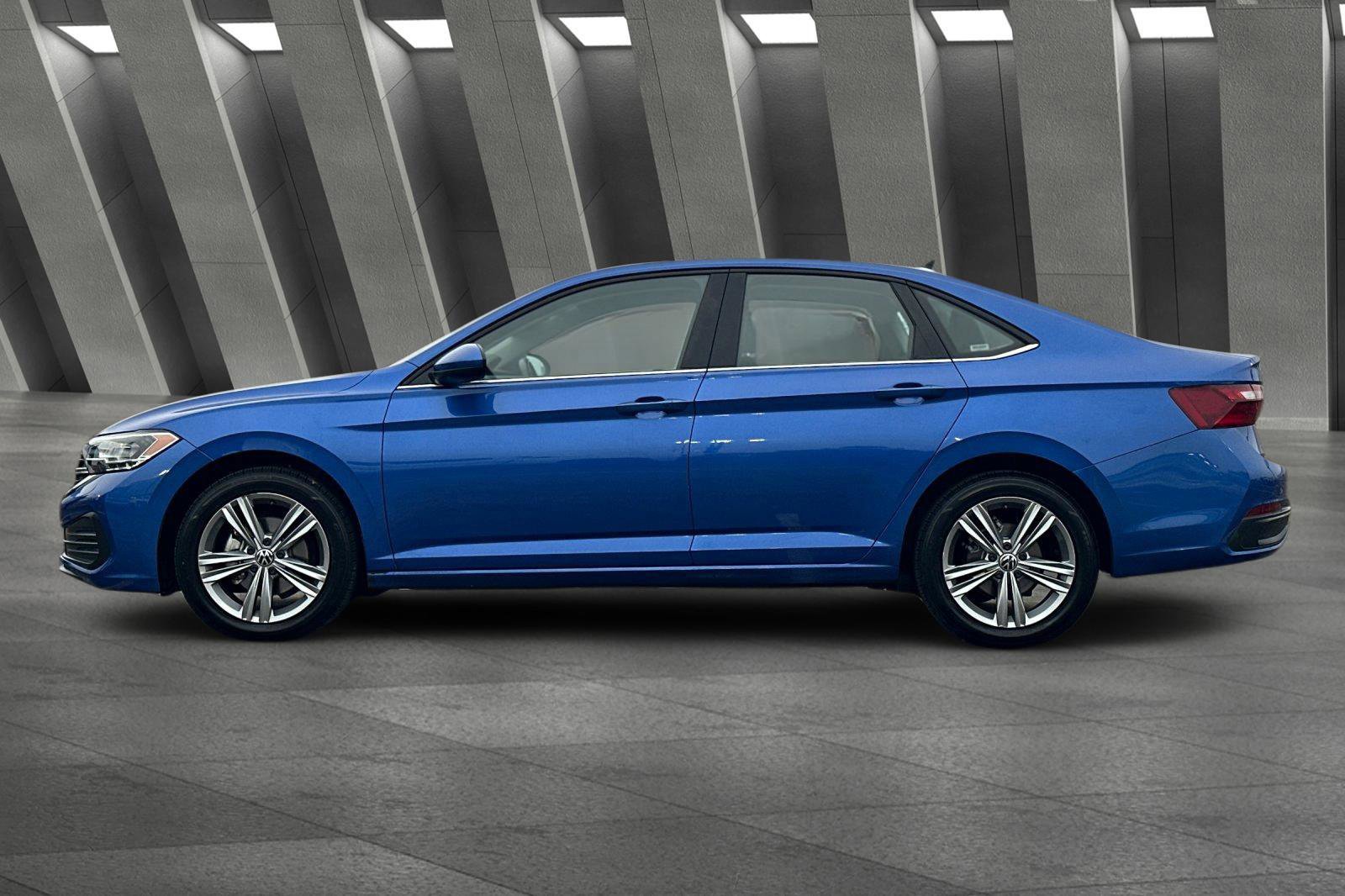 Used 2024 Volkswagen Jetta SE image 7