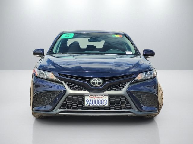 Used 2022 Toyota Camry SE image 2