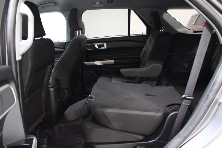 Used 2023 Ford Explorer XLT image 39