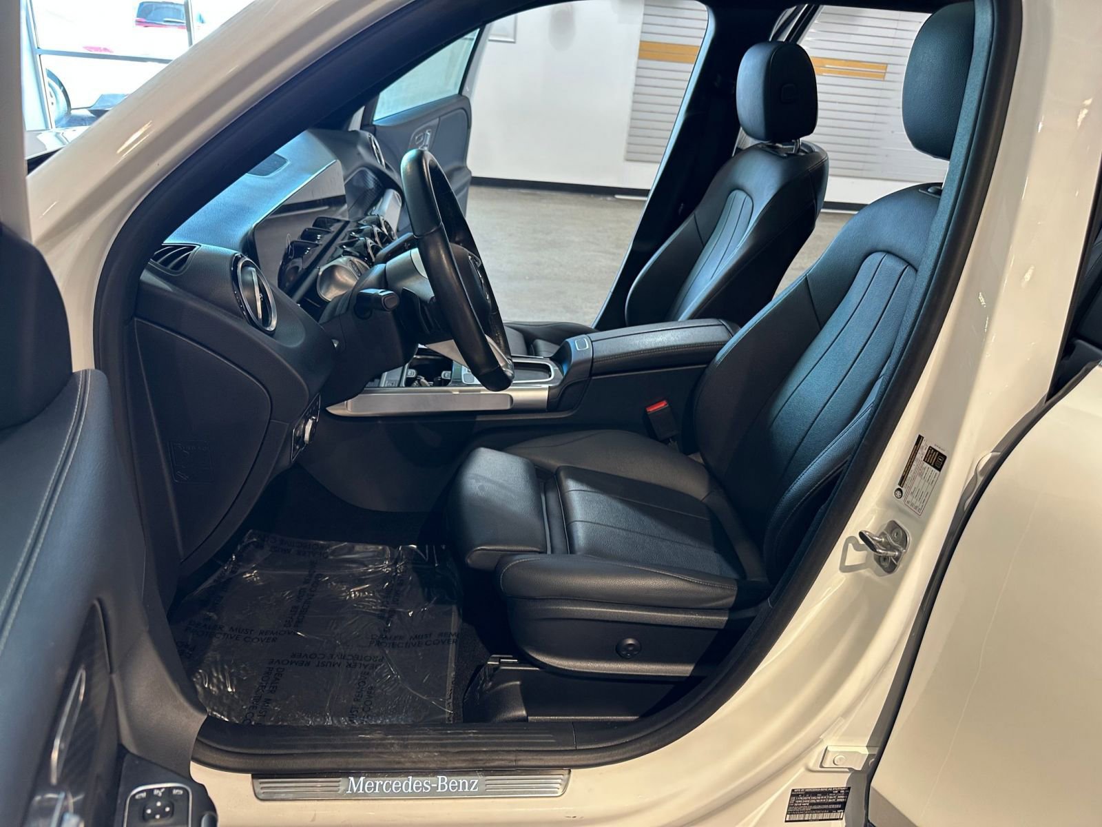 Used 2025 Mercedes-Benz GLB 250 image 29