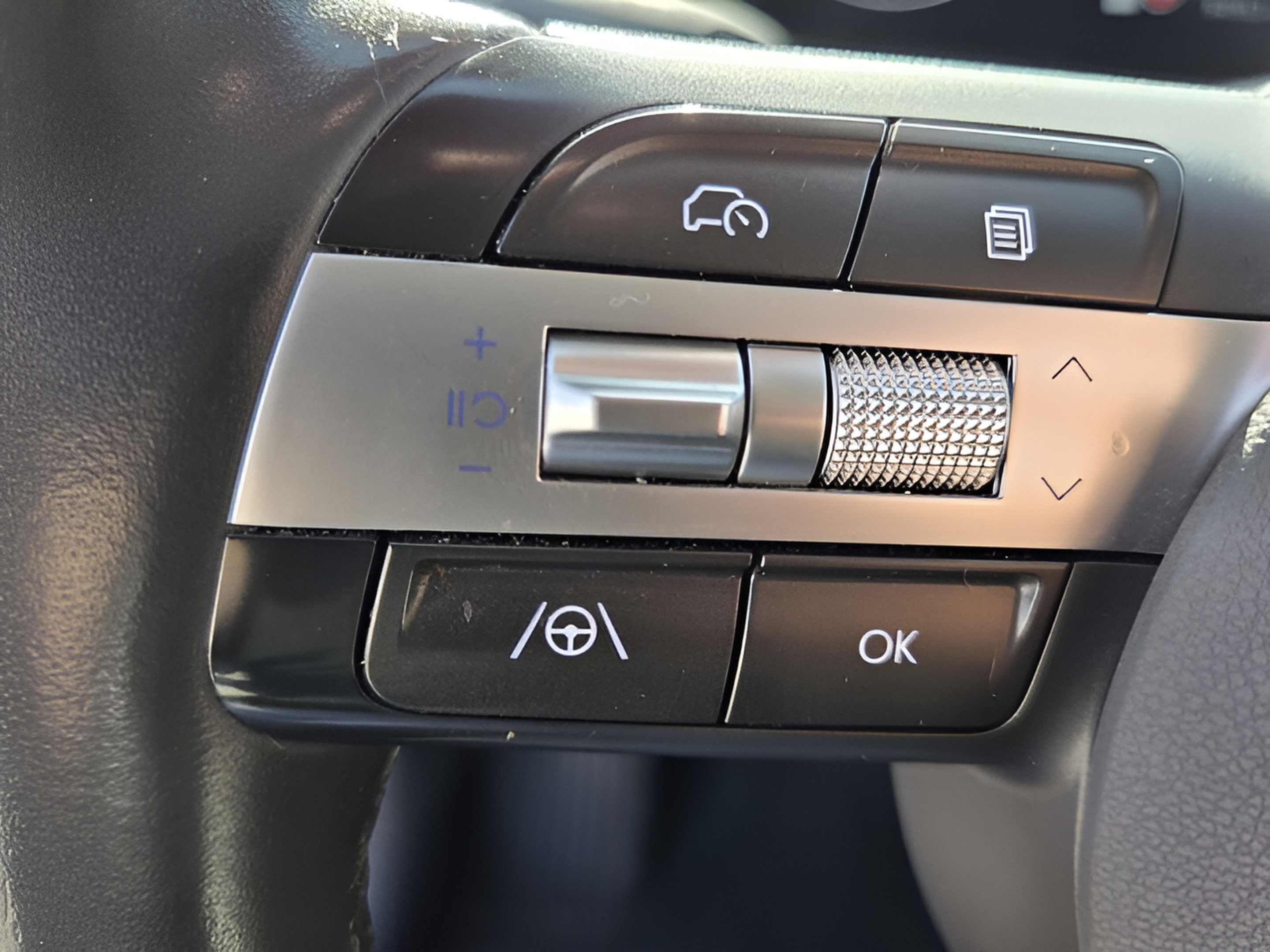 Used 2025 Hyundai Kona SEL FWD image 23