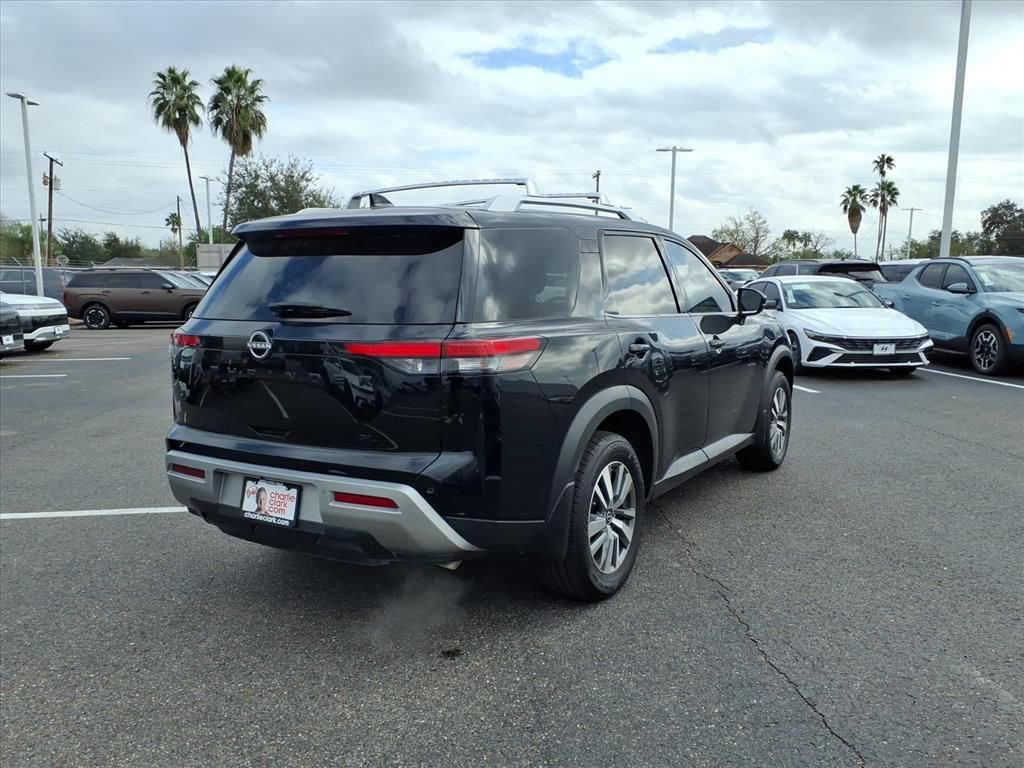 Used 2023 Nissan Pathfinder SL w/ Black Appearance Package image 5