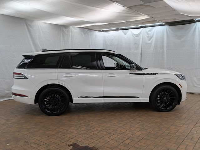 Certified 2026 Lincoln Aviator Reserve w/ Jet Appearance Package AWD/4WD image 8