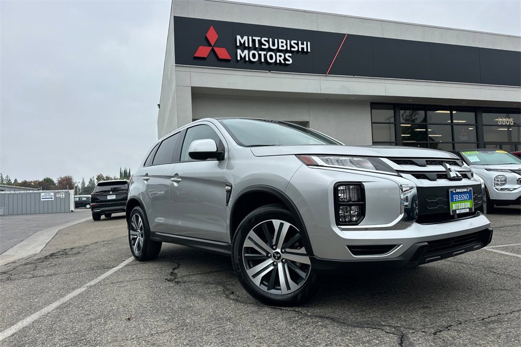 Used 2025 Mitsubishi Outlander Sport ES image 2
