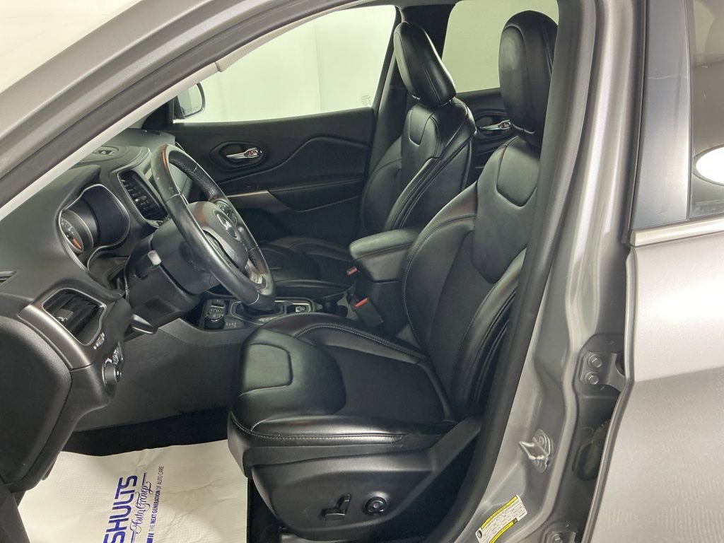 Used 2019 Jeep Cherokee Latitude Plus image 8