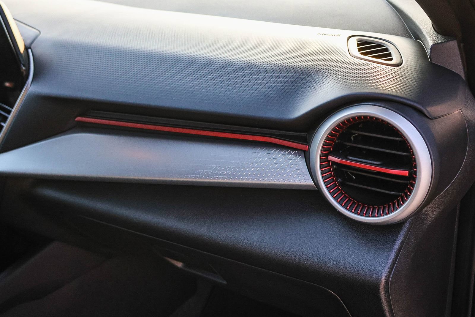 Used 2025 Chevrolet Trax RS image 19