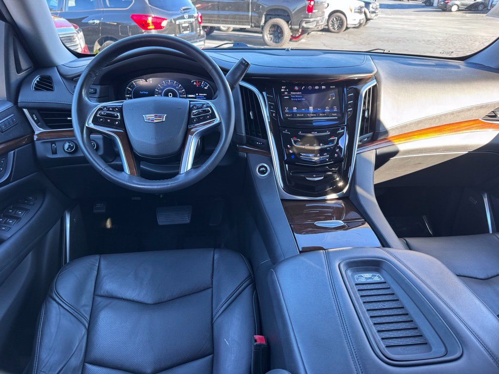 Used 2020 Cadillac Escalade Luxury AWD/4WD image 5