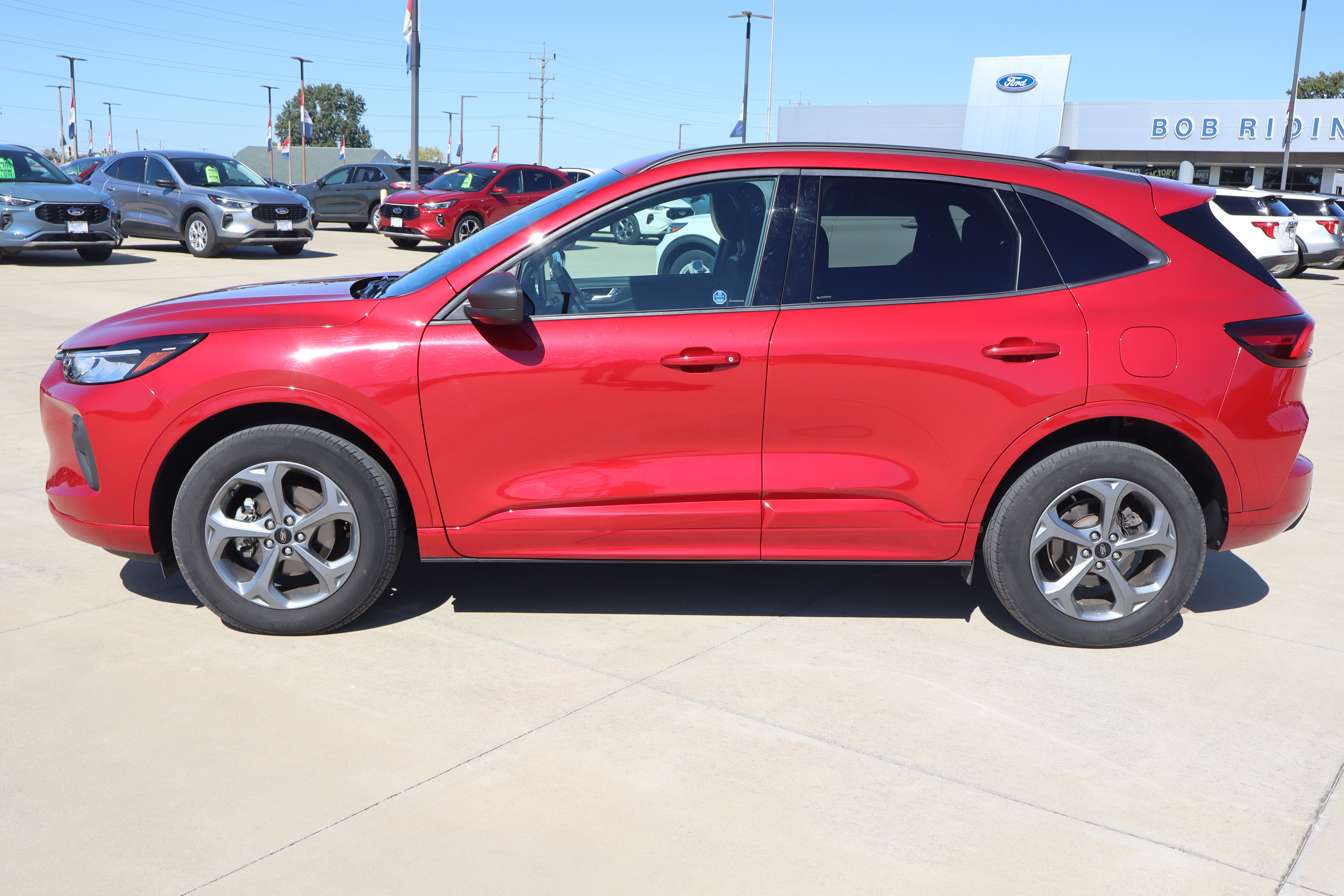 Used 2024 Ford Escape ST-Line w/ Tech Pack #1 AWD/4WD image 9