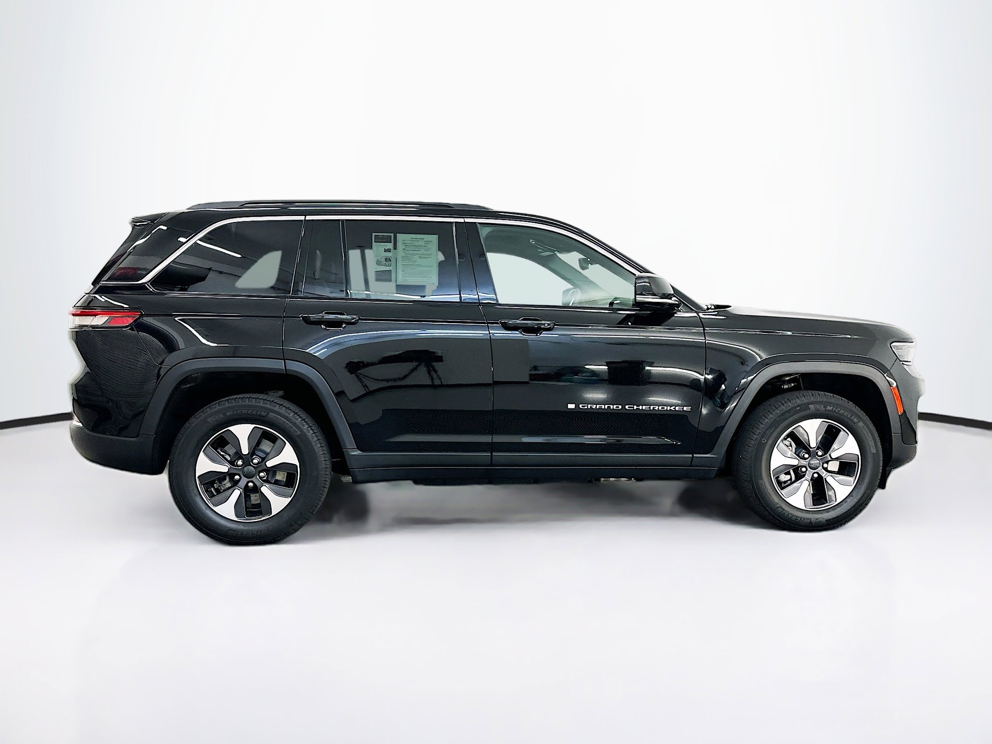 Used 2024 Jeep Grand Cherokee Limited 4xe w/ Trailer Tow Package AWD/4WD image 10