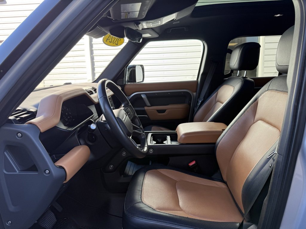 Used 2023 Land Rover Defender 110 X-Dynamic SE image 26