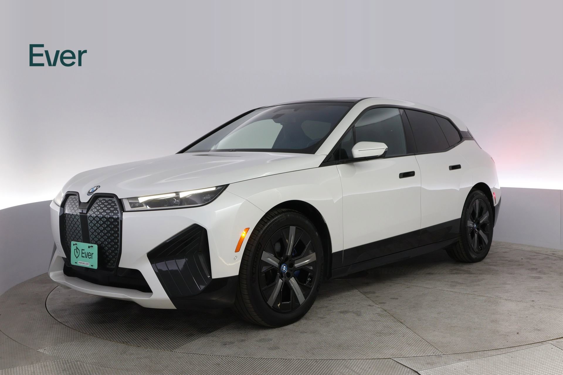 Used 2022 BMW iX xDrive50 w/ Premium Package image 2