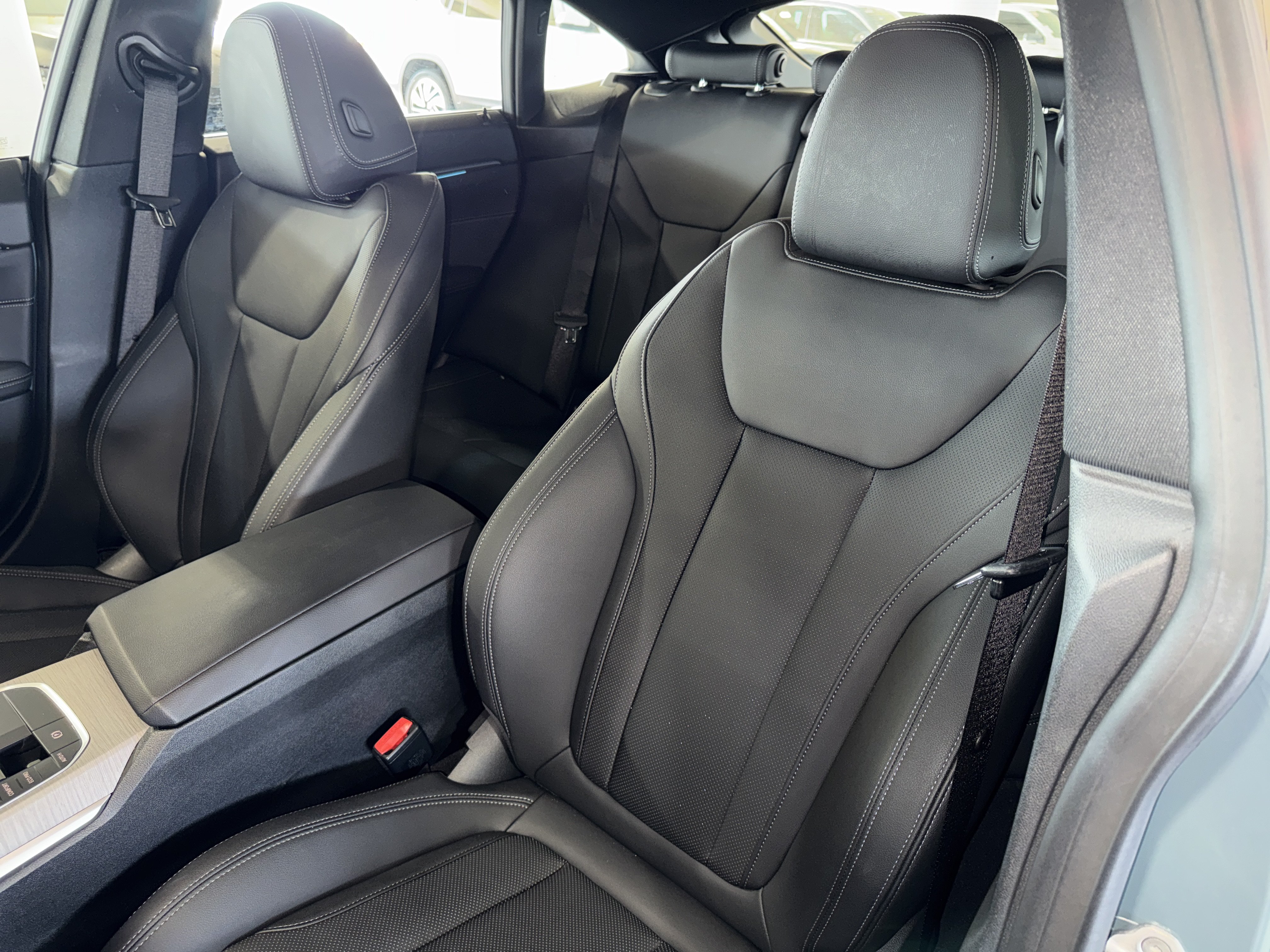 Used 2025 BMW 430i w/ Premium Package RWD image 33