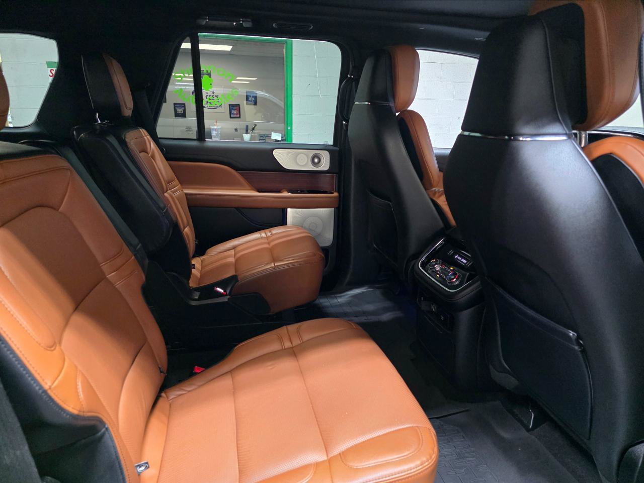 Used 2021 Lincoln Navigator Reserve AWD/4WD image 24