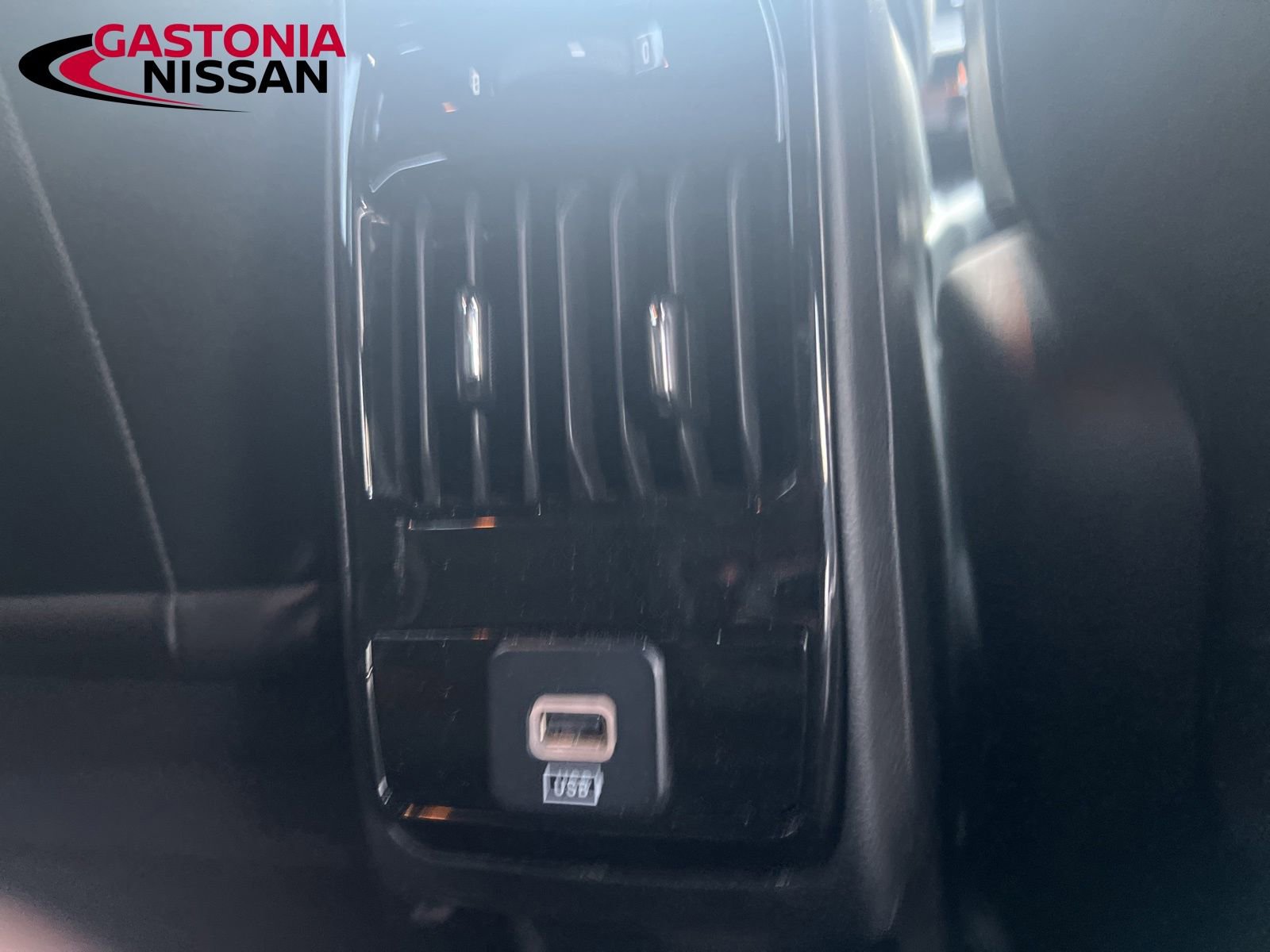 Used 2024 Jeep Compass Latitude image 31