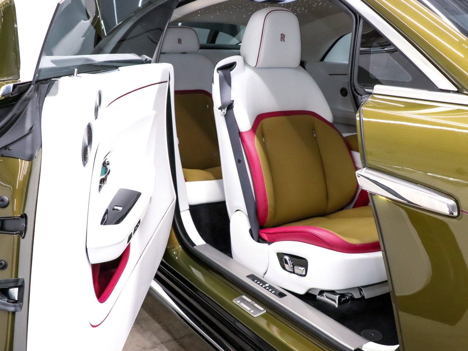 Used 2024 Rolls-Royce Spectre w/ Spectre Launch Package image 29