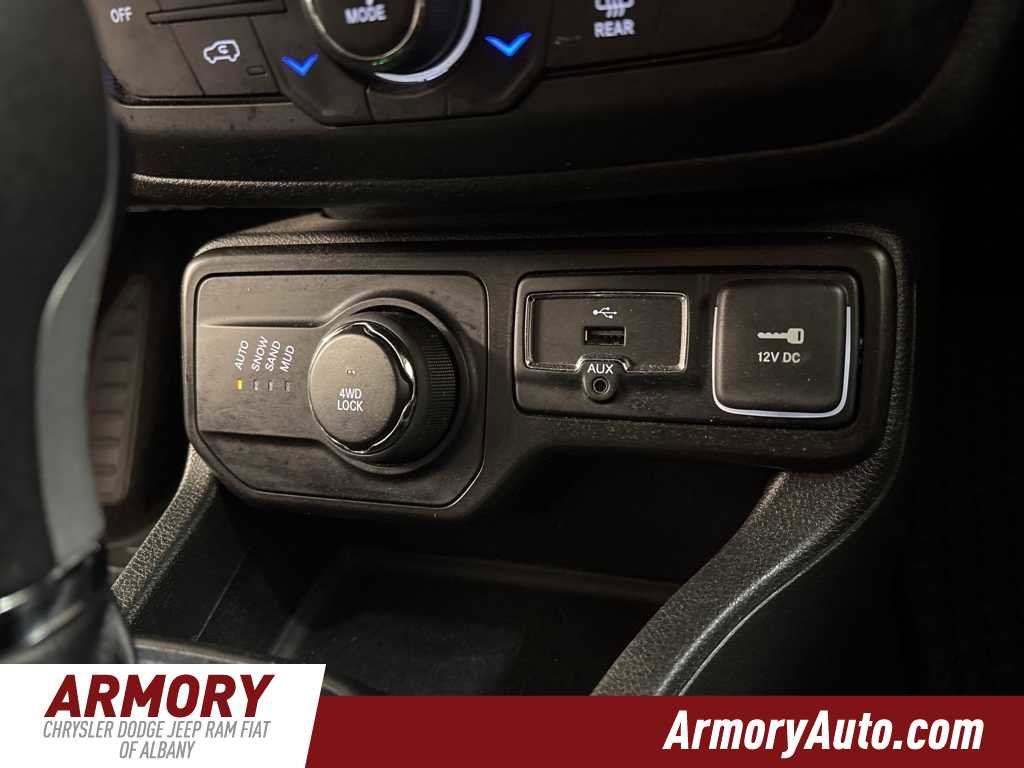 Used 2023 Jeep Renegade Latitude image 20