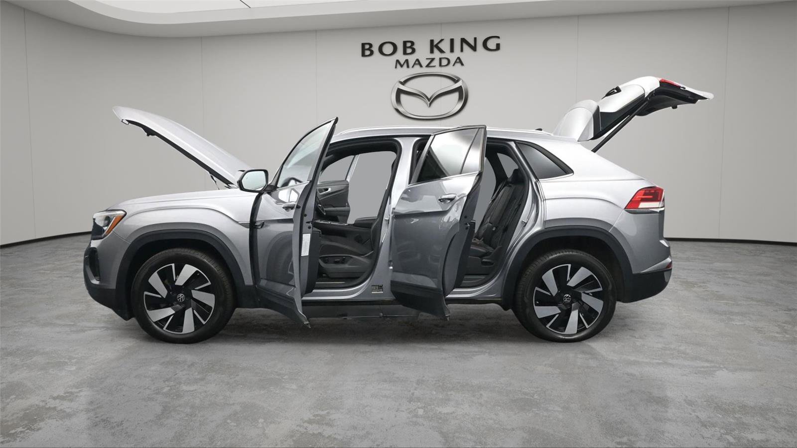 Used 2025 Volkswagen Atlas Cross Sport SE image 22